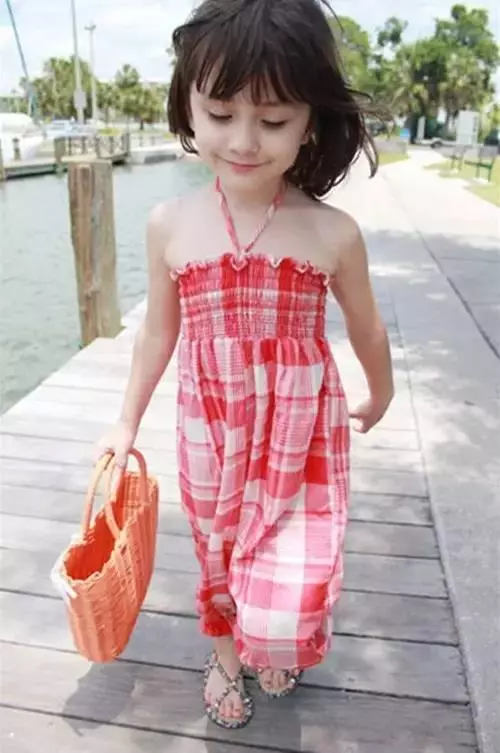 這對「全球最正雙胞胎」小時候是萌系美少女 長大後變成「男孩們的夢中情人」!