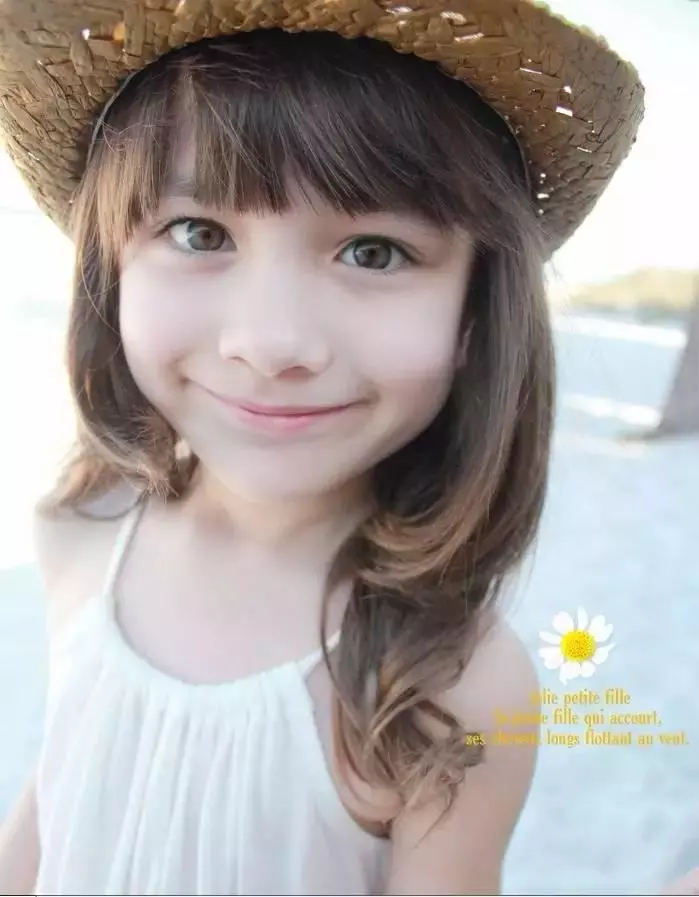 這對「全球最正雙胞胎」小時候是萌系美少女 長大後變成「男孩們的夢中情人」!