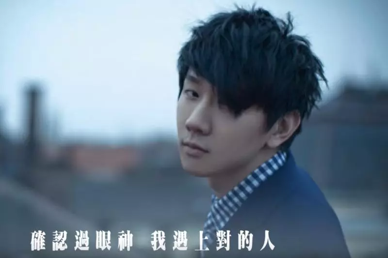「你很可撥」、「不要旋轉我!」九年級8+9流行語大揭秘!看攏嘸代表你老啦…
