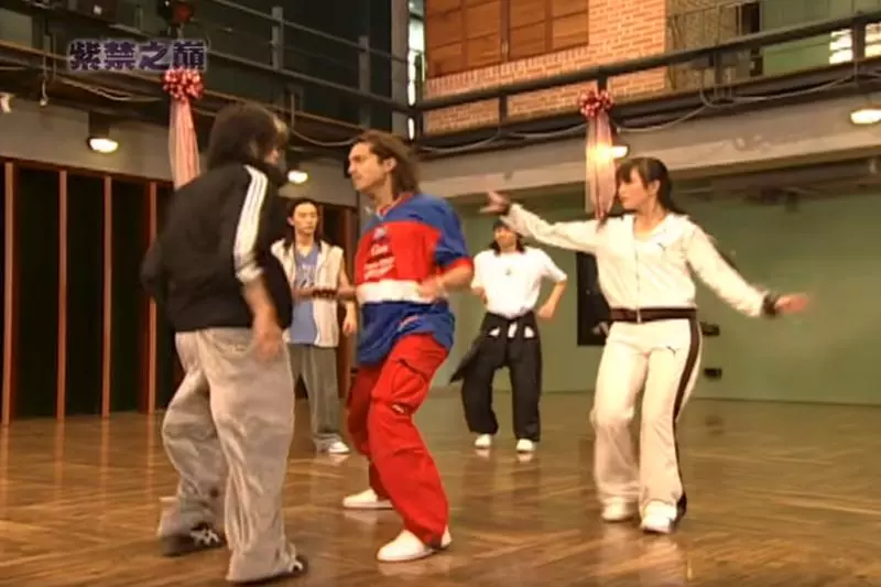 「你很可撥」、「不要旋轉我!」九年級8+9流行語大揭秘!看攏嘸代表你老啦…