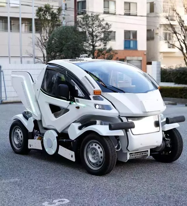 有了這輛會「變形」的小車,以後就不怕堵車了!