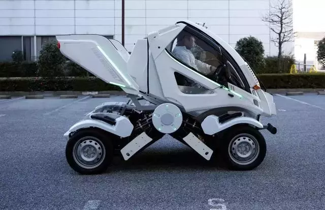 有了這輛會「變形」的小車,以後就不怕堵車了!