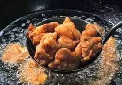 媳婦太有才!她把食鹽倒進鍋裡,驚喜發生了,清潔專家都不輕易外傳的祕方