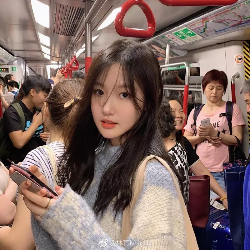 地鐵巧遇初戀女友!仙氣女爆紅 本人狀況外傻問發生啥事