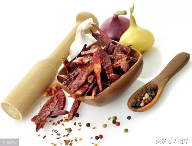 醫生苦勸:這4類食物,肺癌患者一口別碰,吃了反而加重病情!