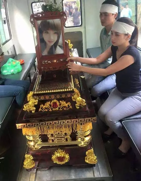 越南正妹把外國男友當「自動提款機」,半年豪花230萬,結果下場連她也沒料到會這樣!