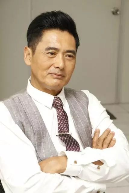 56億家產為什麼全部捐出?看完周潤發的「家庭關係」 你就會明白了!