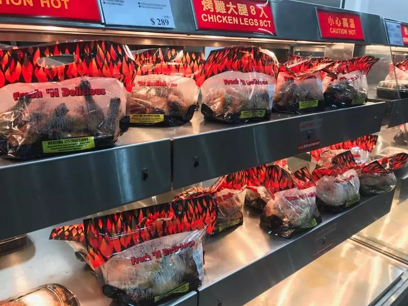 硬著頭皮賣!好市多烤雞「每年虧損8億」堅持不漲價 專家點出「救了整間賣場」非賣不可