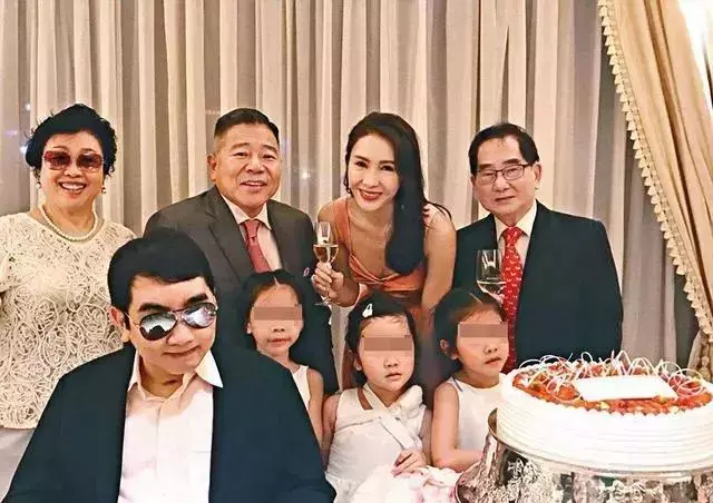 演藝圈豪門闊太過年照曝光!千億媳婦秀豪宅 黎姿「一桌菜」最親民!