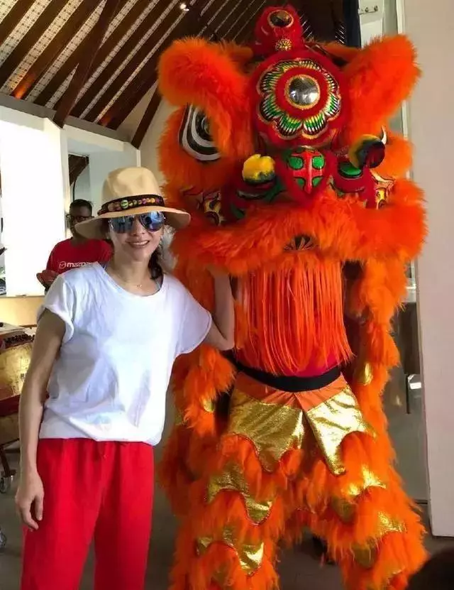 演藝圈豪門闊太過年照曝光!千億媳婦秀豪宅 黎姿「一桌菜」最親民!