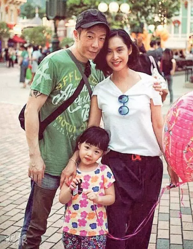 邱淑貞女兒已是很漂亮了,沒想到看到朱茵女兒,網友:簡直就是小朱茵!