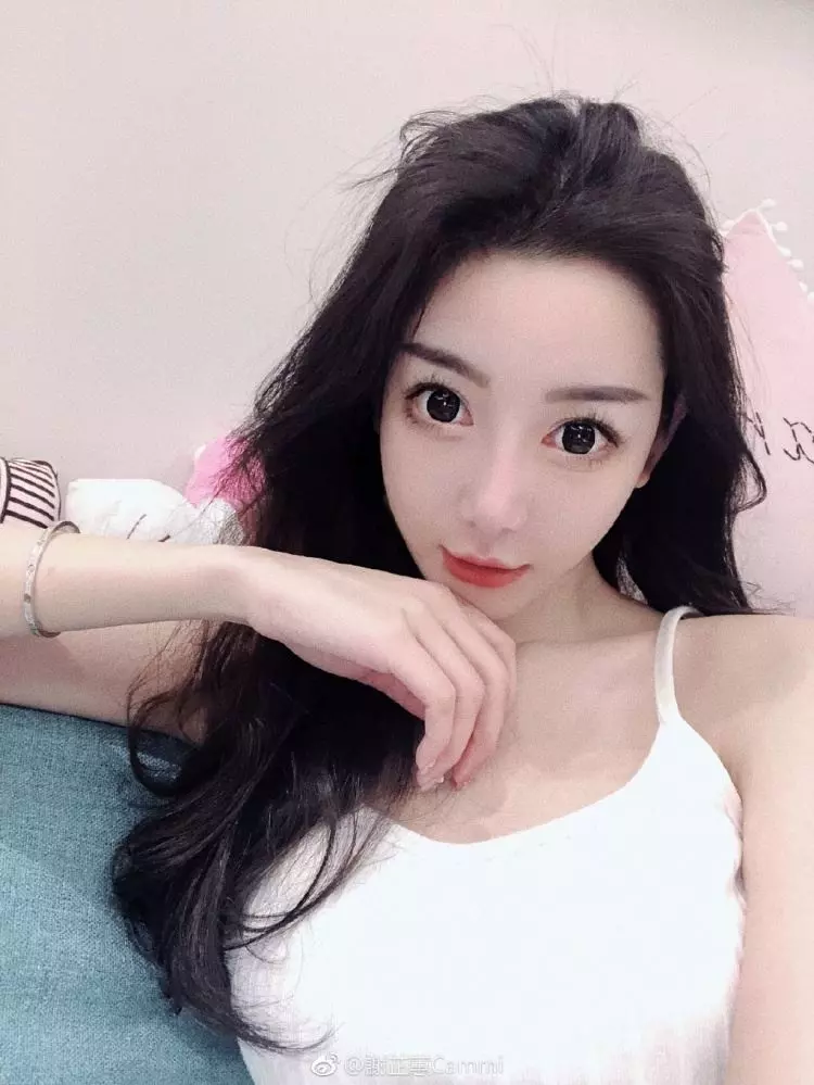 你一定記得她!16歲嫩模跟冠希哥…照瘋傳多年後近況!太意外:竟過得超爽