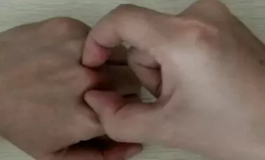 有一個特殊的穴位「感冒穴」,刺激它5分鐘,男女老少感冒都管用