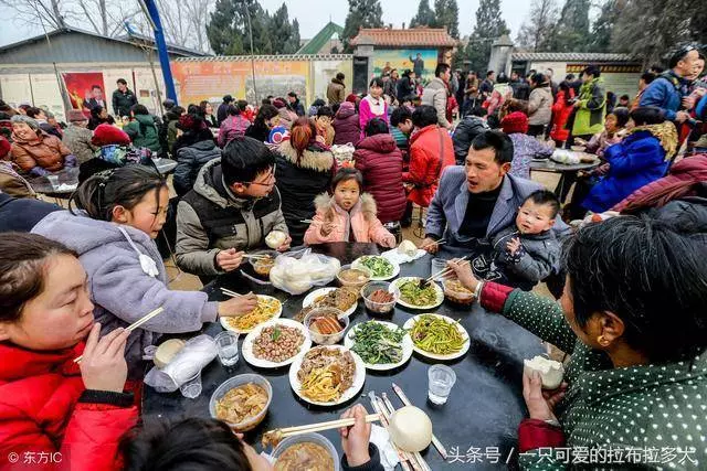 假扮乞丐回家,大兒子讓他滾,二兒子裝不識,小兒子收留得88萬