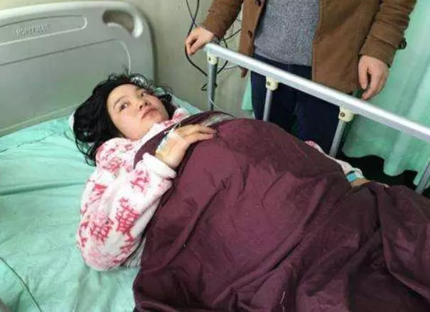 兒媳懷孕,婆婆說生男孩給10萬。結果生下女孩,婆婆卻給她100萬