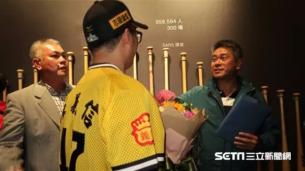 中職/球迷嗆臭屁 陳義信:我就拉弓