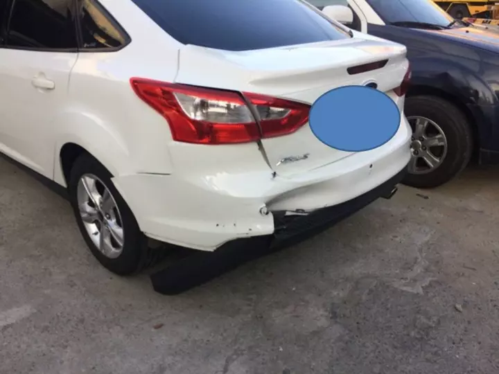 大過年的被撞...心痛 - 動研室七嘴八舌區 - 汽車討論區