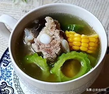 排骨湯要怎麼燉才好喝?跟我這樣做,營養翻倍,排骨軟嫩多汁!