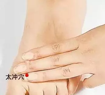 春主生髮,應肝,是艾灸養肝、調理肝火旺的大好時機!