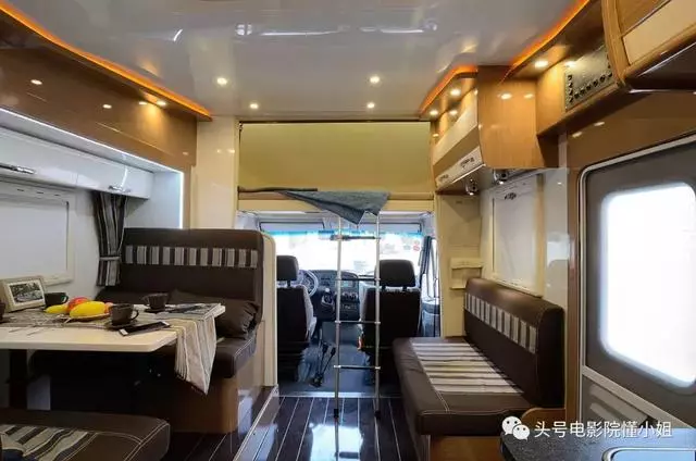 周星馳深圳拍《美人魚2》坐70萬房車 遊樂園取景拉警戒線防曝光
