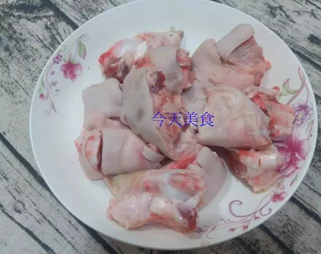 分享一道好吃的硬菜,台灣鹵豬腳,做法正宗,滑嫩入味!