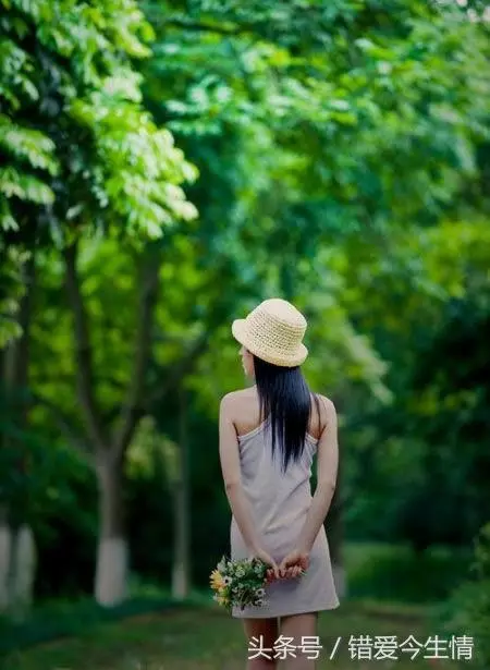 婆婆進城照顧女兒,偶然發現她偷吃豬蹄,我讓她滾,轉身我哽咽了