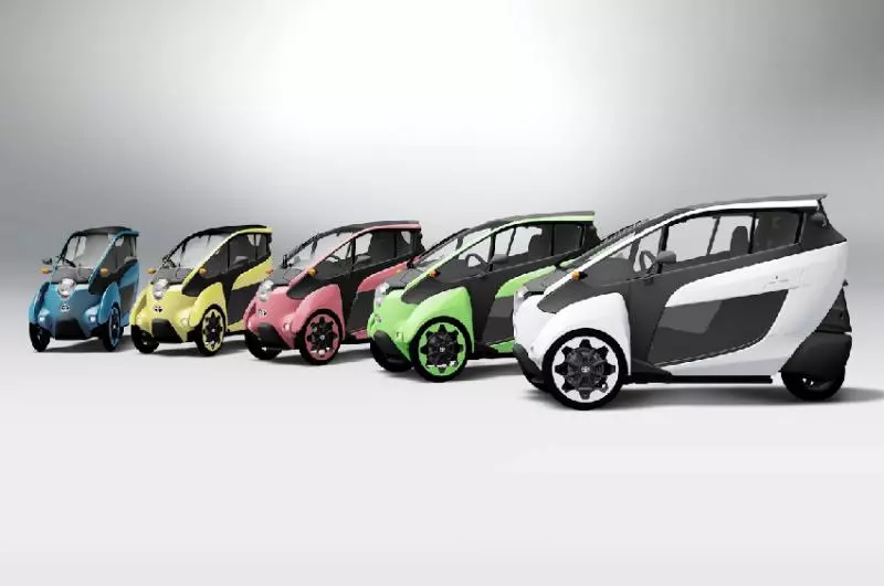 TOYOTA即將在台上市新款超級機車 「免加油只需充電3小時」還能遮風避雨!
