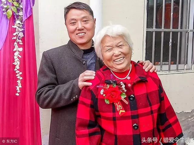 婆婆來家後，孩子一躺下就哭鬧，拆開床上的褥子，淚水止不住流
