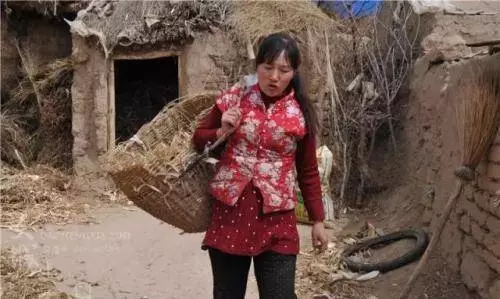 老婆太醜,我打工五年不願回,兒子生日,見到老婆的樣子我傻了