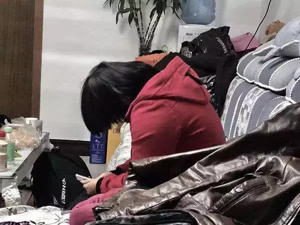 14歲女生父子輪流壓,6年後沒想到變成這個「樣子」!