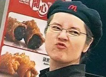 堂堂三級片最美脫星, 曾經因驚世美顏被包養, 如今竟淪落到去快餐店打工, 樣子還皺過啊嫲!