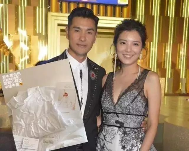 「單文柔首曬」五個月凸肚照 ,網友大讚:好靚好幸福