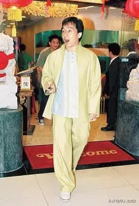 成龍在北京開的餐廳,看到菜單價格,網友:大哥人品真好!