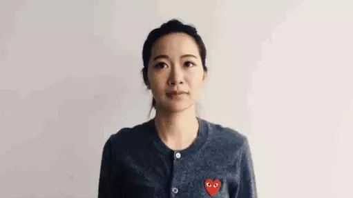 老看手機眼睛花,視力下降了!教你一招恢復視力,還能抑制老年性白內障,簡單又有效!