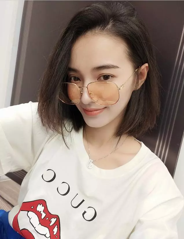 歐弟老婆曬一家出行照,結婚五年相濡以沫,大女兒jojo萌化全場!