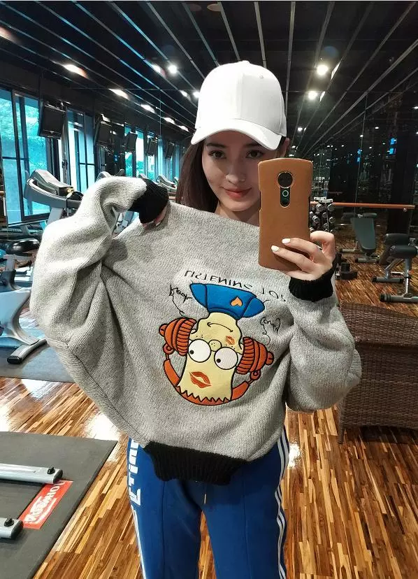 歐弟老婆曬一家出行照,結婚五年相濡以沫,大女兒jojo萌化全場!
