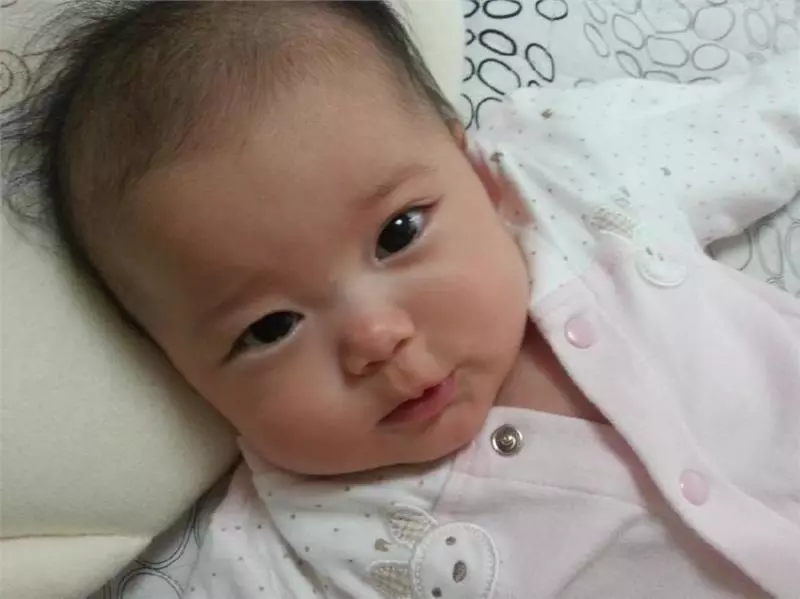姓「位」的爸爸給女兒取名字,怎麼取都難聽,孩子爺爺一開口絕了!大家都讚好
