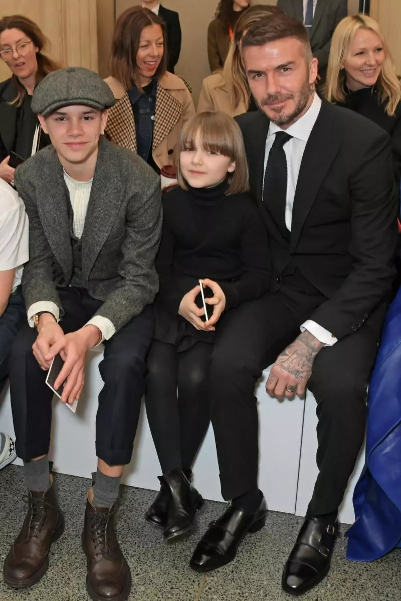 【比哥哥還要引人注目!!】Beckham 7歲女兒剪超Fashion短髮, 比爸爸媽媽們還要搶鏡頭!