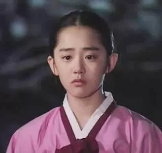還記得《藍色生死戀》中的「小恩熙」? 童年走紅花光了她的運氣,中年事業停滯、大病、肥胖!現在她變成這樣...