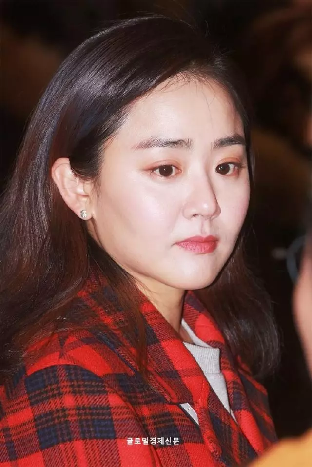 還記得《藍色生死戀》中的「小恩熙」? 童年走紅花光了她的運氣,中年事業停滯、大病、肥胖!現在她變成這樣...