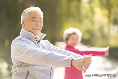 筋長一寸壽延十年,12個簡單的拉伸動作延年益壽!