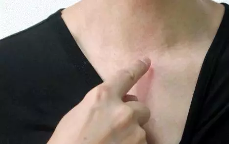 咳嗽有痰,又咳不出,很不舒服,促排痰可以試試打開這個「門」!