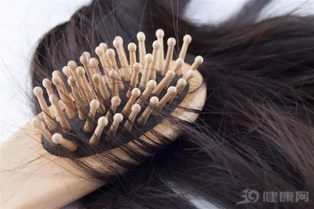 一把梳子,可當四味「藥」!經常梳頭的人偷笑吧