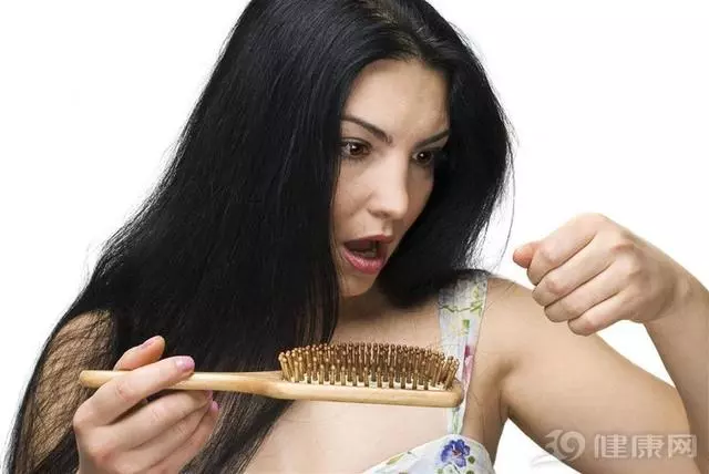 一把梳子,可當四味「藥」!經常梳頭的人偷笑吧