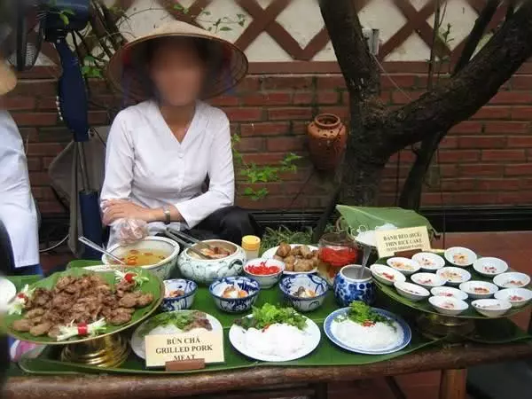 越南暴力下酒菜嚇壞中國遊客:這都敢吃,是不想要命了麼?