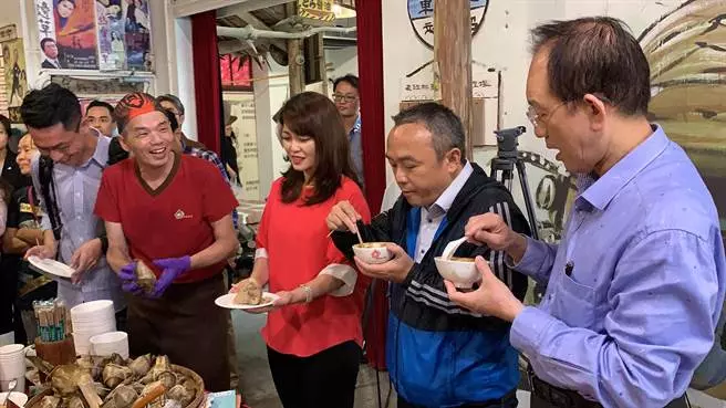 認韓流好威!昔「邁粉」郭家肉粽改挺「會做事的人」