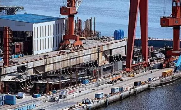 中國航母新猛料集中曝光 彈射器或已經到場 艦載飛行員超30名