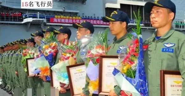 中國航母新猛料集中曝光 彈射器或已經到場 艦載飛行員超30名