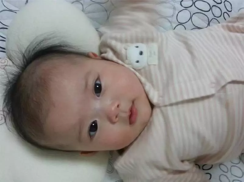 姓「位」 的爸爸給女兒取名字,怎麼取都難聽,孩子爺爺一開口絕了!大家都讚好 !