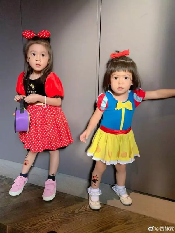 看了賈靜雯的媽媽,才知為何她那麼美!「祖孫三代」根本同一個模子印出